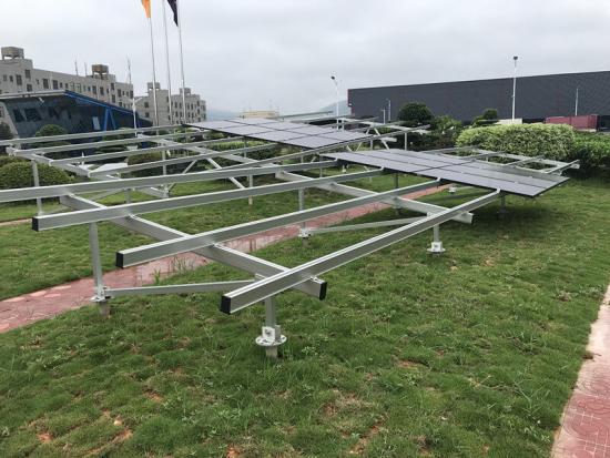 paneles solares de montaje en tierra y sistemas de bastidores